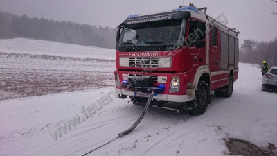 Verkehrsunfall mit vier beteiligten Fahrzeugen bei tiefwinterlichen Fahrverhältnissen