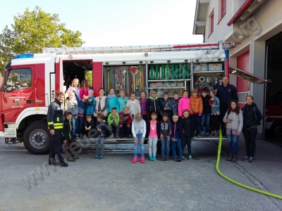 Volksschule besucht Feuerwehr