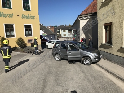 Fahrzeugbergung nach Verkehrsunfall im Ortsgebiet