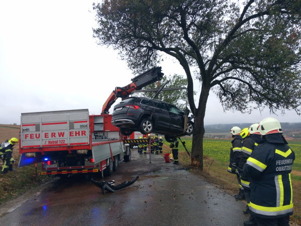 Verkehrsunfall mit eingeklemmter bei Obritzberg